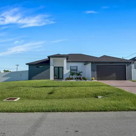 Casa Sevilla, Heated Pool, Sleeps 9, 4B3B Cape Coral Exterior photo